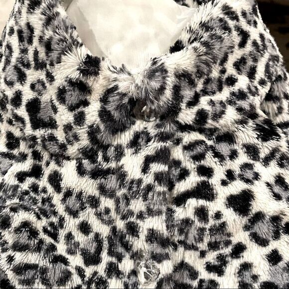 𝅺MINI MUFFIN Size 18M Black/White Leopard Faux Fur Coat with Clear Buttons - Picture 5 of 5